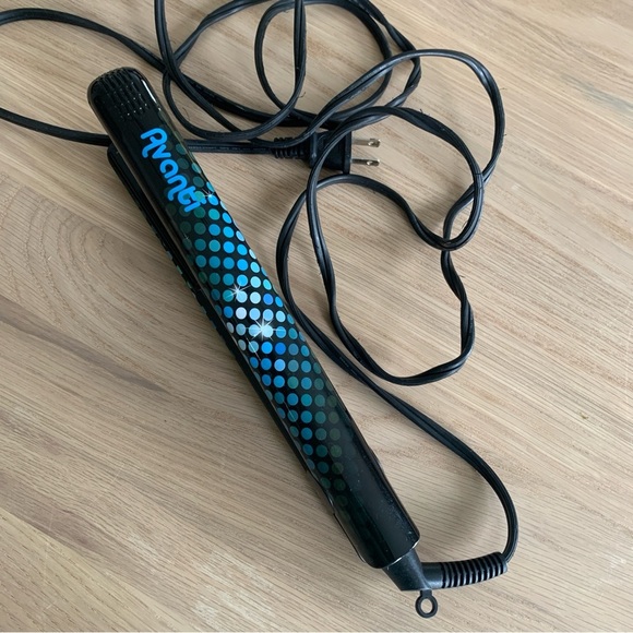 Avanti 1” flat iron - Picture 1 of 4